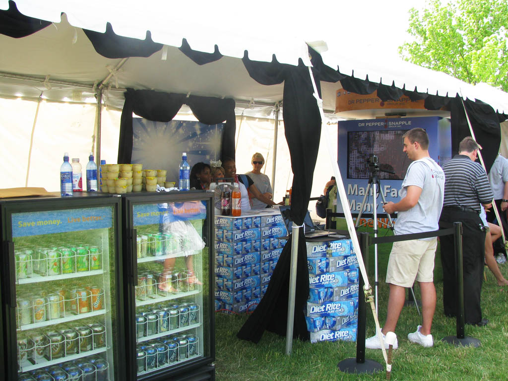 Overview of the Walmart Shareholder's Convention Live Digital Mosaic booth